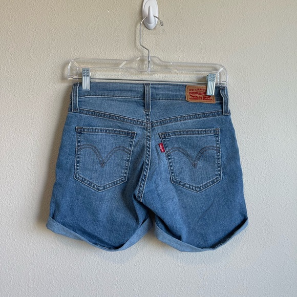 LEVI’S Shorts - Picture 3 of 3